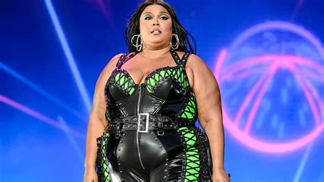 Lizzo Denunciata Da Tre Ex Ballerine Per Molestie E Body Shaming