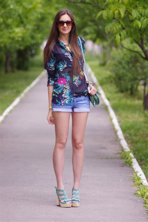 Look Of The Day Printed Shirt Fashion Agony Daily Outfits Fashion