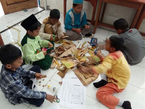 Gambar Kolase Kegiatan Sore Hari Kelas 1 Sd Gambar Kolase Images