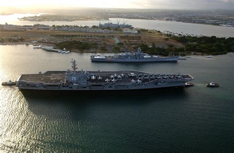 USS Missouri (BB-63) arrives in Pearl Harbor under tow; telephoto ...