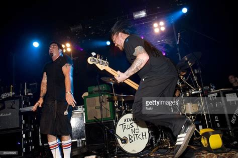 BALLROOM Photo of DEFTONES, Performing live on stage | Performance ...