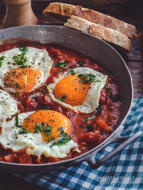 Oeufs Sauce Tomates Au Chorizo Petit Bec Gourmand