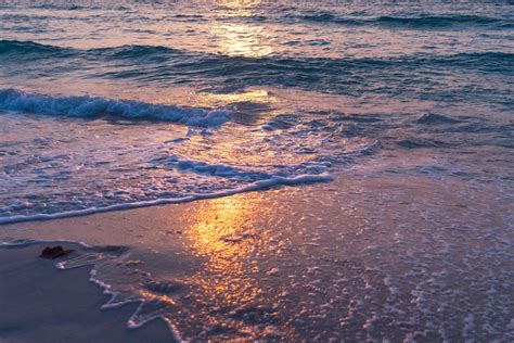 Colorful Vibrant Ocean Sea Waves At The Beach During Summer 2189464