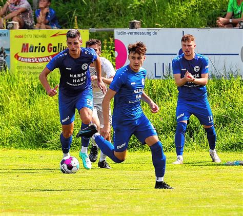 Fu Ball Der Fc Radolfzell Gastiert Im Verbandspokal Beim