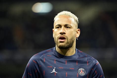 PSG planeja reformulação e define preço para vender Neymar Placar