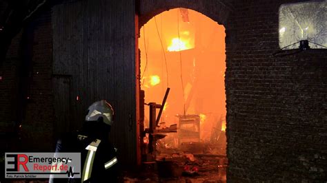 Mettmann Gro Brand Scheune In Vollbrand Mit Starker