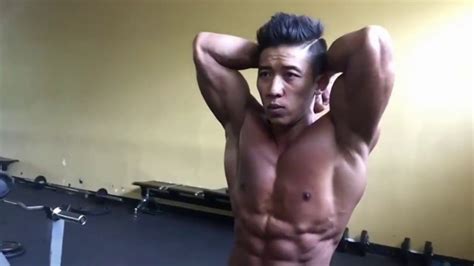 Flexing Muscle And Bodybuilding Pose At The Gym By Fredy YouTube