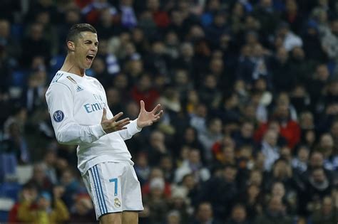 Cristiano Ronaldo Gana Su Quinto Balón De Oro La Hora