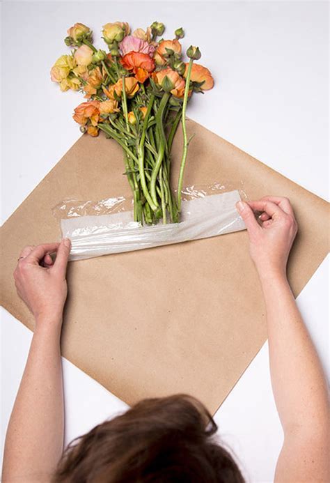 How To Wrap Fresh Flowers A Genius Freshness Trick So They Don T Wilt