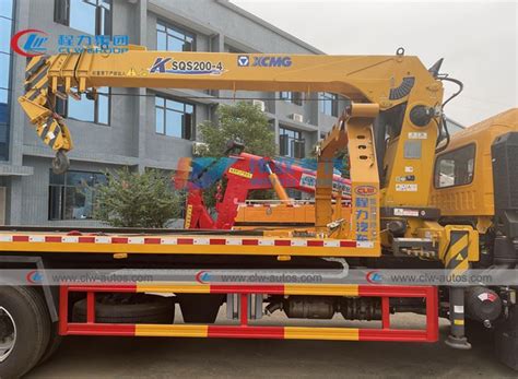 China HOWO 3Tons Flatbed Tow Truck With XCMG Crane Manufacturers