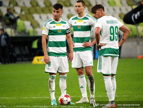 Znicz Pruszków Lechia Gdańsk kursy i typy bukmacherskie 24 02 2024 r