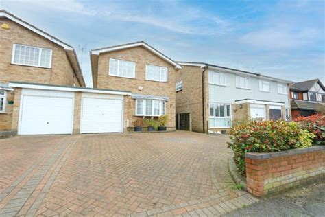 Kents Hill Road North Benfleet Essex Ss7 4 Bedroom Link Detached