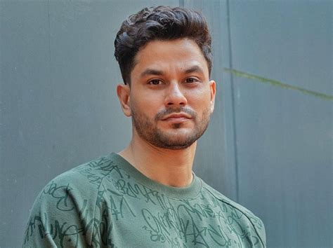 THIS Is What Kunal Kemmu Has To Say About His Abhay 3 Co Stars Asha