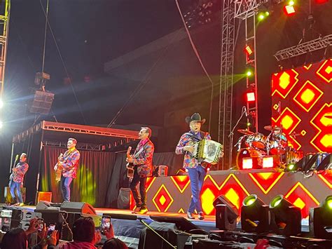 Rugen Los Tigres del Norte en Culiacán Los Noticieristas