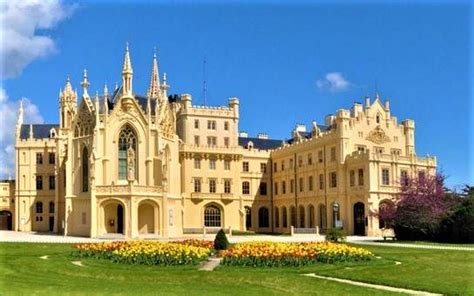 Solve Zámek Lednice Castle Lednice Czech Republic jigsaw puzzle