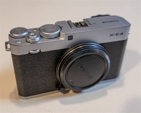 Yahooオークション Fujifilm X E4 F X E4 S ボディ（シルバー）＋