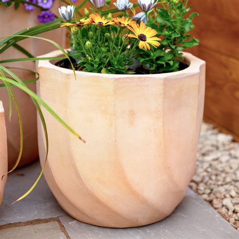 Terracotta Swirl Terracotta Pots Planters Apta