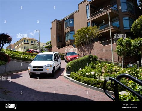 Lombard Street San Francisco Windy Tourist Stock Photo Alamy