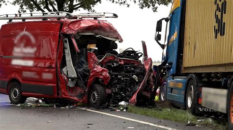 T Dlicher Unfall Auf B J Hriger Ger T In Den Gegenverkehr Ndr