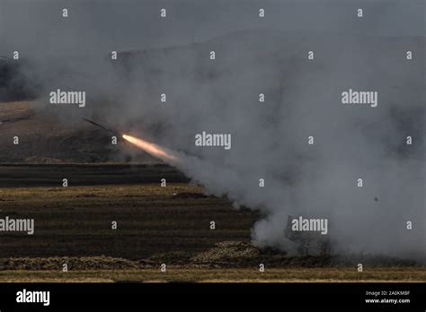 Ejercicios De Lanzacohetes Fotograf As E Im Genes De Alta Resoluci N