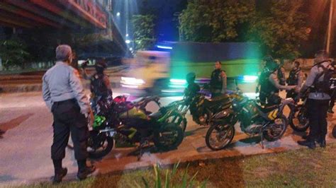 Makin Anarkis Geng Motor Bandar Lampung Serang Anggota Polisi Di Fly