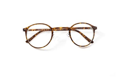 Premium Photo Tortoise Shell Eyeglasses On White Background