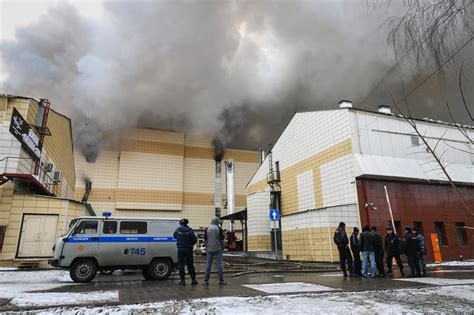 Al Menos 64 Muertos En Incendio De Un Centro Comercial En Rusia