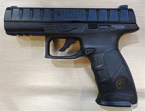 Umarex Beretta APX CO2 Blowback BB Pistol Table Top Review Replica