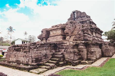 Candi Peninggalan Kerajaan Singasari Di Desa Tumpang Free Stock Photo