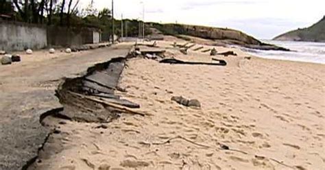 G1 Ressaca destrói trecho de ciclovia na Praia da Macumba notícias