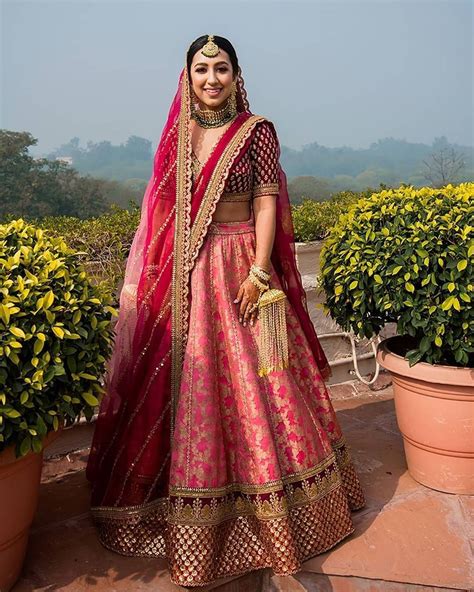 Top Banarasi Dupatta Draping Styles For Lehenga For Wedding