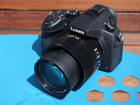 Super Sized Panasonic Lumix DMC FZ1000 First Impressions Review