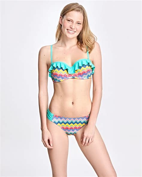 Top Bikini Bandeau Con Copa Y Volante Unico Bikini Bikini