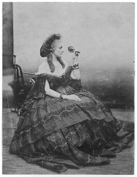 La Comtesse De Castiglione History Of Photography Countess Hand