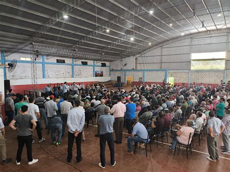 Multitudinaria reunión de productores yerbateros en Salto Encantado