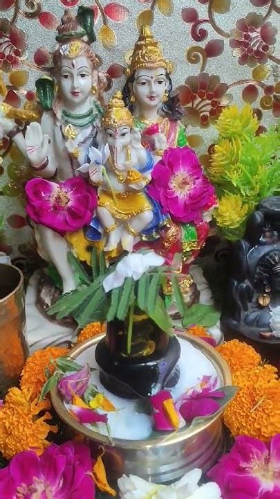 सोमवार के दिन भगवान शिव को यह चीज अवश्य चढ़ाएं हर हर महादेव शंभू ओम नमः