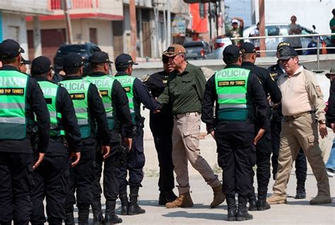 Per Y Ecuador Desestiman El Uso De Armas Del Ej Rcito Peruano En Manos