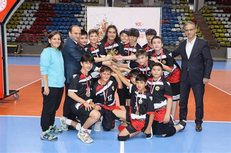 Okul Sporları Ortaokullar Arası Erkek Voleybol Müsabakaları Tamamlandı