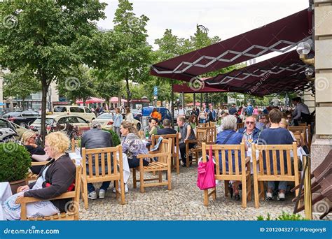 Crowded Patio Restaurant at Hotel Adlon in Berlin Germany Editorial Photography - Image of ...