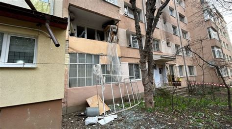 Apartament Distrus De O Explozie Cauzat De Acumul Ri De Gaze Ntr Un