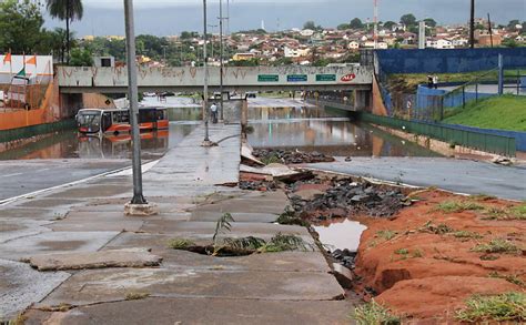 Chuva Na Cidade De Bauru Cotidiano Fotografia Folha