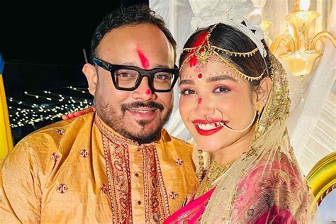 Roshni Bhattacharya Tollywood Actor Roshni Bhattacharyya Got Married Thursday Night Dgtl