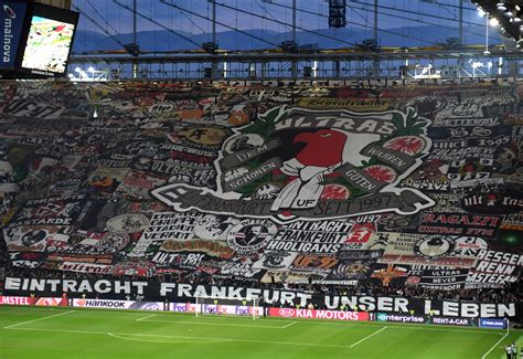 Eintracht Frankfurt Spektakuläre Choreo vor Chelsea Spiel