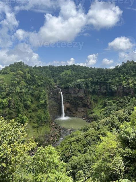 Hiradpada waterfall - Jawhar, Palghar 13680800 Stock Photo at Vecteezy