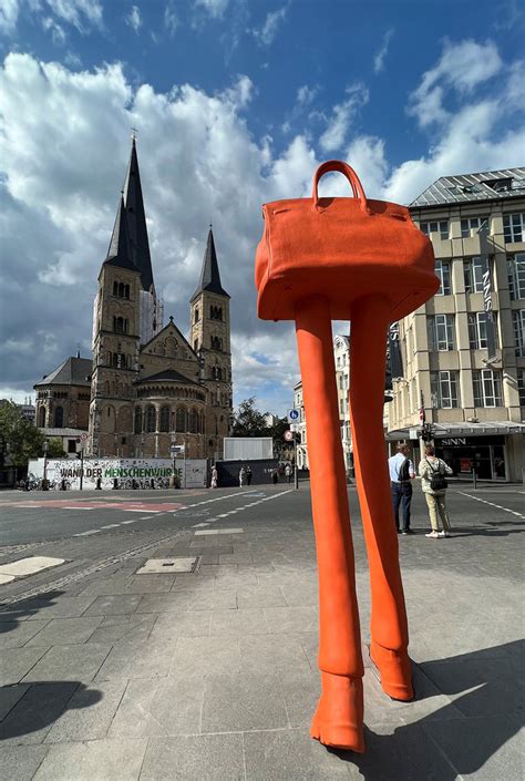 Erwin Wurm Walking Bag KÖnig Galerie