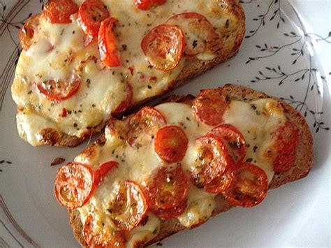 Baguettscheiben mit Tomaten Mozzarella überbacken von Luda4ka Chefkoch