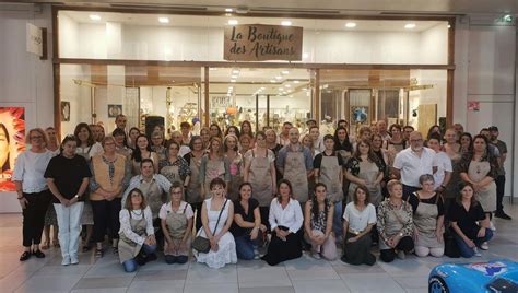 Ouverture De La Boutique Des Artisans Au Centre Commercial Du Jeu De