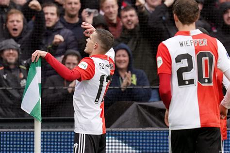 Feyenoord Neemt Met Overwinning Op Fc Utrecht Voorschot Op Landstitel