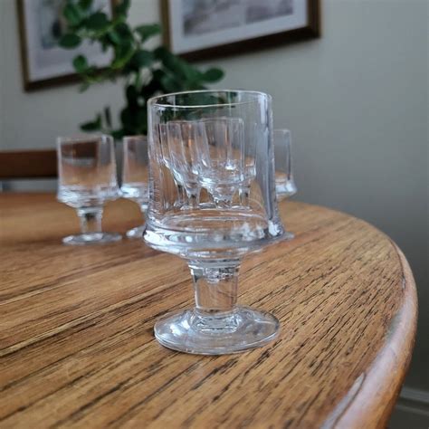 Se produkter som liknar 7 Snapsglas Marski Iittala på Tradera