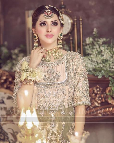 Moomal Khalid Looks Undeniably Gorgeous In Her Latest Bridal Shoot